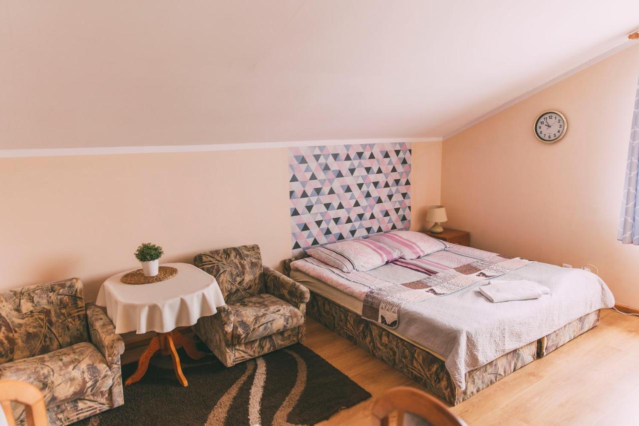 Pokoje Goscinne & Restauracja Pestka Choczewo Luaran gambar